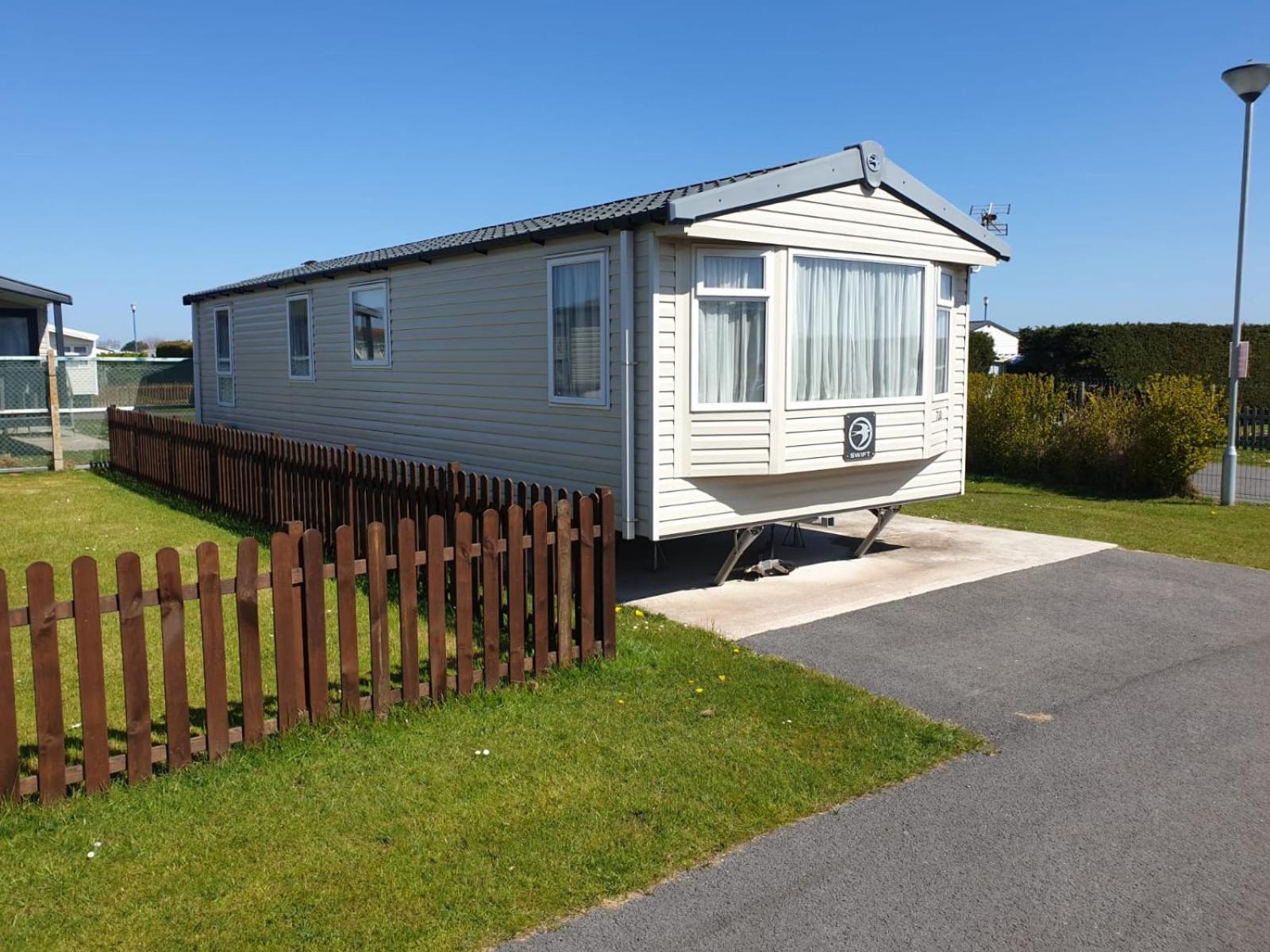 720 Unity, Holiday home
